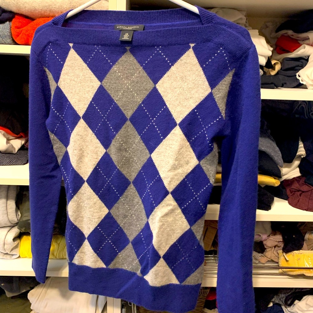 Banana republic, 100 % cashmere classic boat neck, xs sweater. Barely worn.
